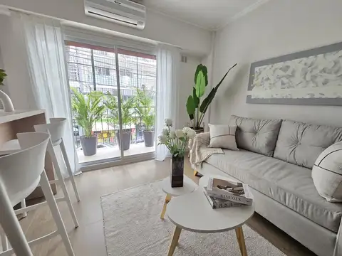 Impecable Departamento al frente con balcón 2 dormitorios - Baño y Toilette -