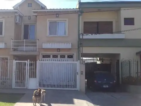 Impecable chalet en Villa Club Sobre Santa Ana