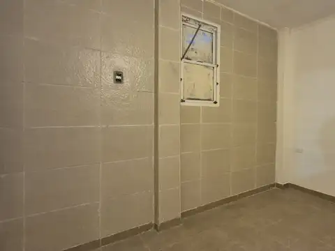 Depto Tipo Casa en Alquiler en Caseros, $ 620.000