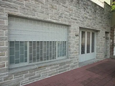 VENTA de Casa 4 AMBIENTES, con Garage en CASEROS