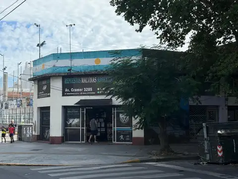 Av. Cramer al 3200 esquina Tamborini