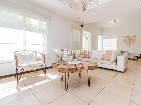 Venta casa minimalista 4 ambientes en Haedo Norte.