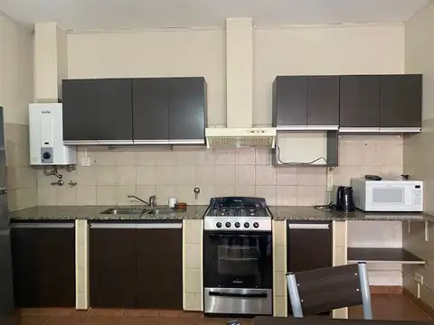 Casa de pasillo con patio Crespo 1900