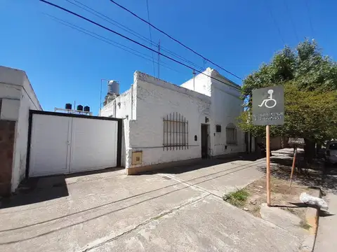 VENTA CASA 2 DORMITORIOS BARRIO CATEDRAL