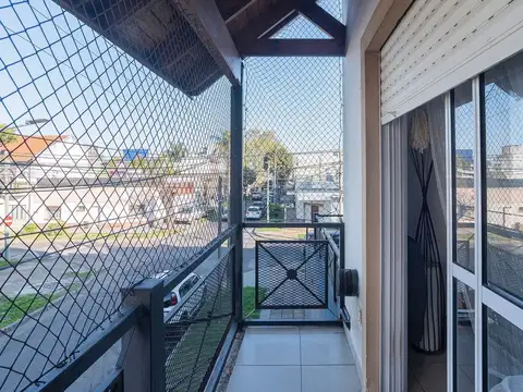Depto Tipo Casa en Venta en Munro-Oeste, USD 200.000