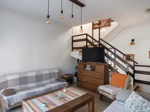 Depto Tipo Casa en Venta con 1 cocheras