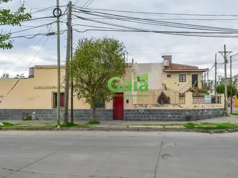 Casa 5 ambientes con 1 baño