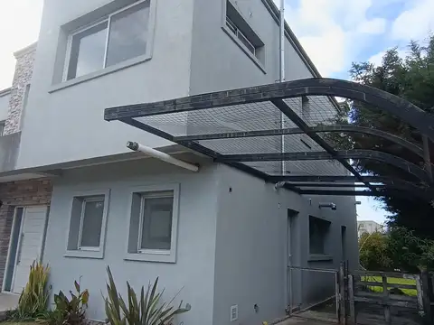 Casa en Alquiler en Pilar del Este - Santa Guadalupe, USD 1.200