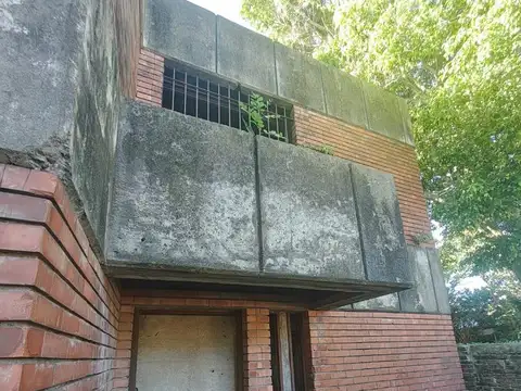 Casa en venta a terminar de 4 ambientes en Martinez