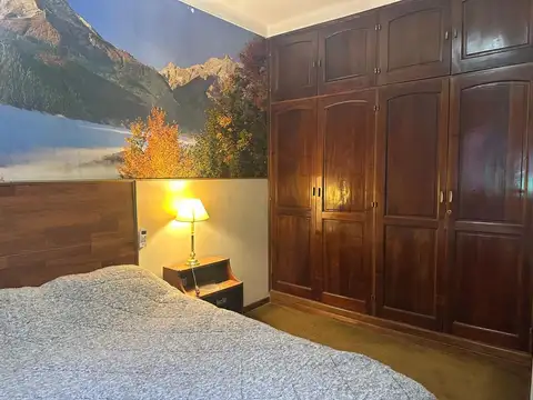 Departamento 8 ambientes con 2 baños