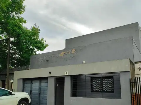 Casa de 3 habitaciones patio pileta quincho y cocera