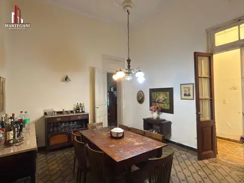 Casa 6 ambientes con 2 baños