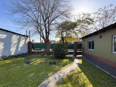 Casa 3 ambientes con 2 baños