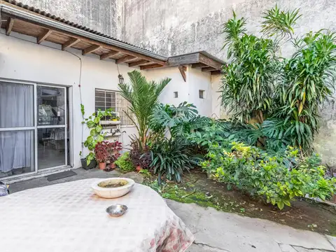 Depto Tipo Casa en Venta al Este