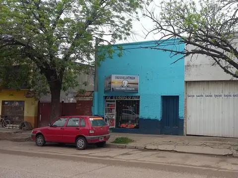 Del Valle casi Aguado