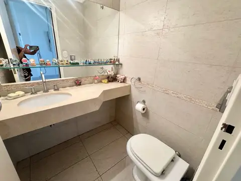 Departamento 5 ambientes con 4 baños