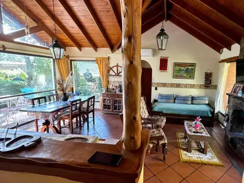 Casa en Venta con 1 cochera