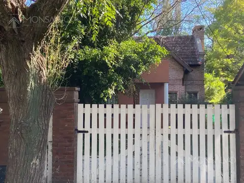 Casa con Pileta en el centro de Ingeniero Maschwitz