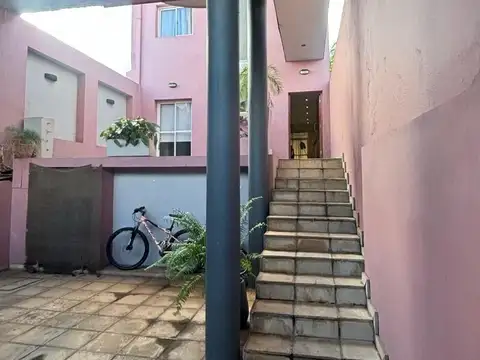 HERMOSA CASA CON PILETA EN ALQUILER EN VILLA SARITA