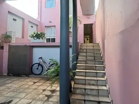 HERMOSA CASA CON PILETA EN ALQUILER EN VILLA SARITA