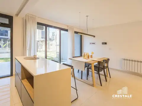 Depto Tipo Casa 4 ambientes con 2 baños