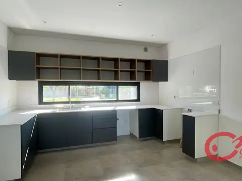 Casa en Venta en El Canton, USD 260.000