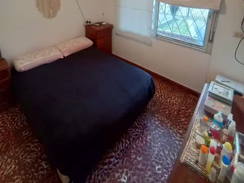 CASA QUINTA EN VILLA TESEI CON QUINCHO Y PILETA