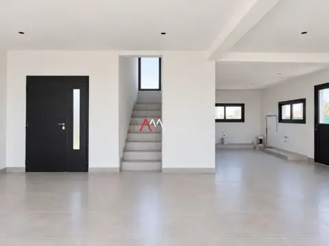 Casa 5 ambientes con 5 baños