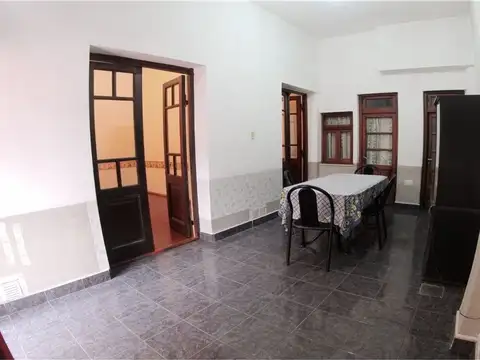 Depto Tipo Casa en Alquiler de 4 ambientes