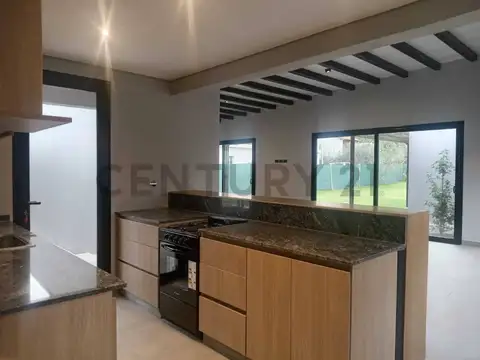 CASA EN VENTA EN BARRIO EL NEVADO – CHACRAS DE CORIA