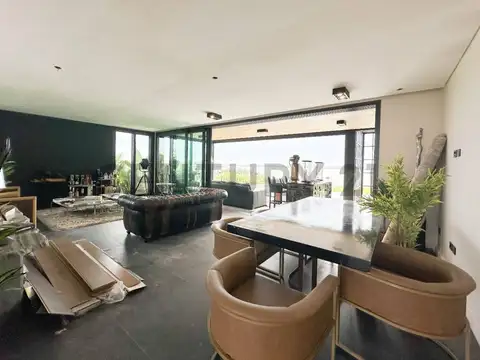 Casa en Venta en Puertos - Barrio Marinas, USD 1.080.000