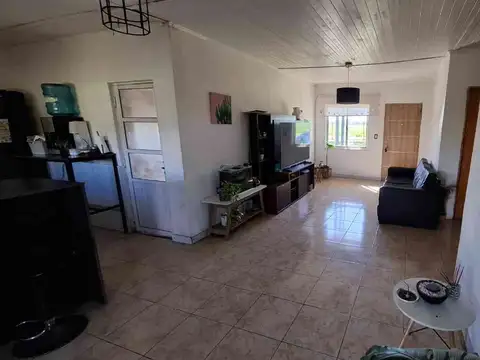 CASA 2 DORMITORIOS + GALERIA + PILETA