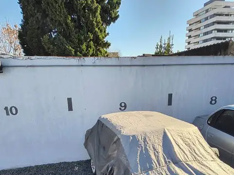 VENTA COCHERA DESCUBIERTA VILLA MAIPU PLANTA BAJA