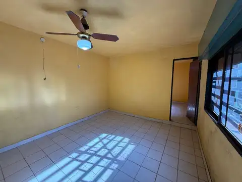 Casa 7 ambientes con 2 baños