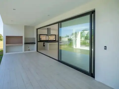 Casa  en Venta en San Sebastian, Escobar, G.B.A. Zona Norte AREA 13 / DE POZO/ FINANCIAMIENTO