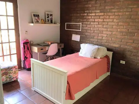 VENTA DE CASA 5 DORMITORIOS GODOY CRUZ