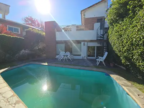 Casa en La Lucila - Jardin Piscina