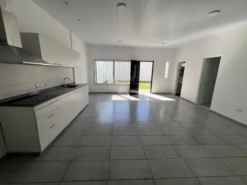 PH de 2 ambientes con cochera y patio