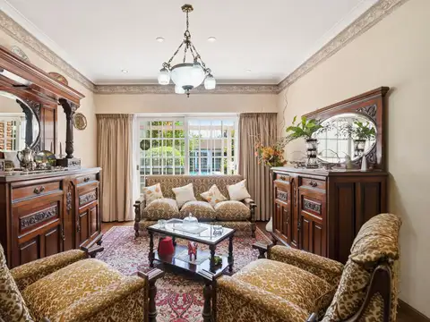 Casa 7 ambientes con 5 baños