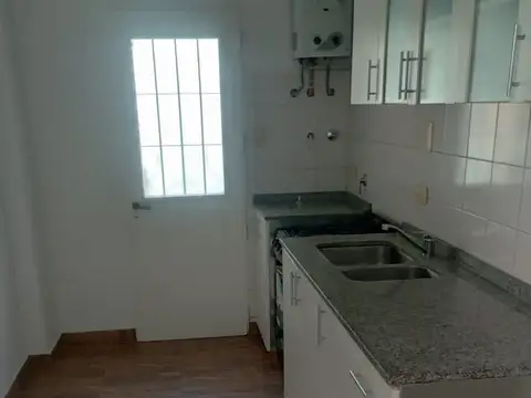 Depto Tipo Casa en Alquiler de 2 ambientes
