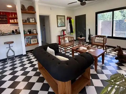 CASA 2 DORM. 1 BAÑO - PARQUE - COCHERA - ZONA PARQUE MUNICIPAL - LOBOS