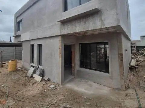 Depto Tipo Casa 4 ambientes con 2 baños