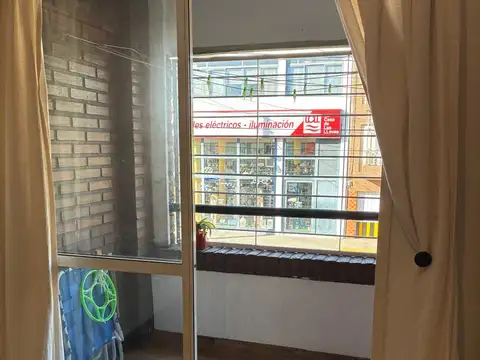 Departamento 6 ambientes con 1 baño