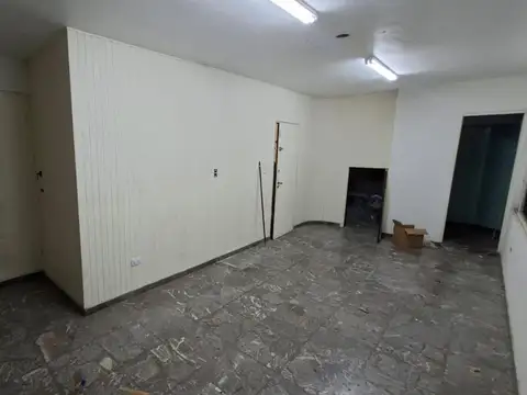 LOCAL COMERCIAL CON DEPOSITO /OFICINA