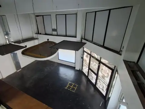 LOCAL COMERCIAL CON DEPOSITO /OFICINA