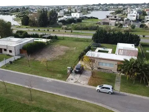  VENTA terreno en área 10 ESCRITURADO // 800 m2