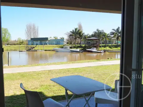 Cabaña con jardín en Isla del Este, Delta del Tigre