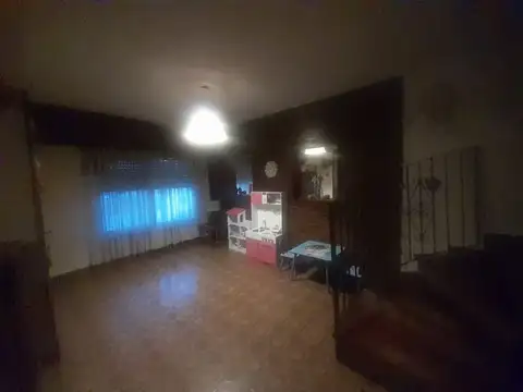 Casa en Venta con 4 cocheras