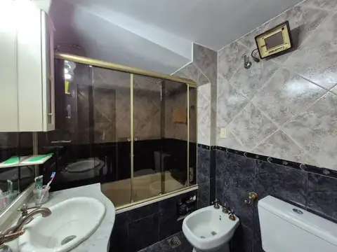 VENTA EN BLOCK 4 DEPTOS MAS LOCAL HURLINGHAM PERMU