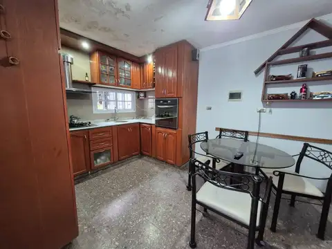 Casa en Venta con 6 cocheras